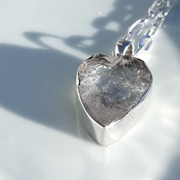 BIG raw clear quartz heart chunky silver necklace. - Picture 5 of 5